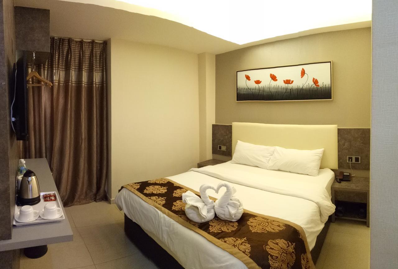 Golden Leaves Hotel Malacca Exterior photo
